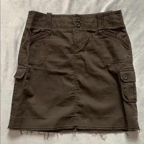 gap cargo skirt